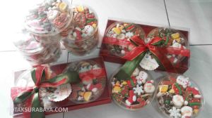 parcel kue natal1