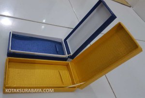 kotak souvenir biru emas 1