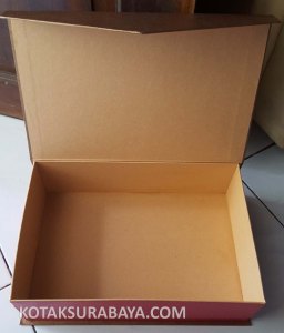 kotak tunangan merah emas 1