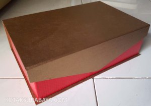 kotak tunangan merah emas 3